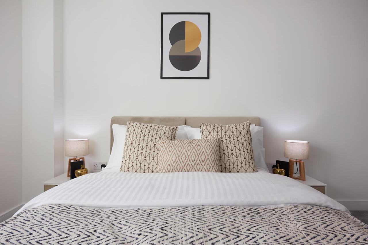 Seven Living Slough - Free Parking & Fast Wi-Fi Apartment Luaran gambar