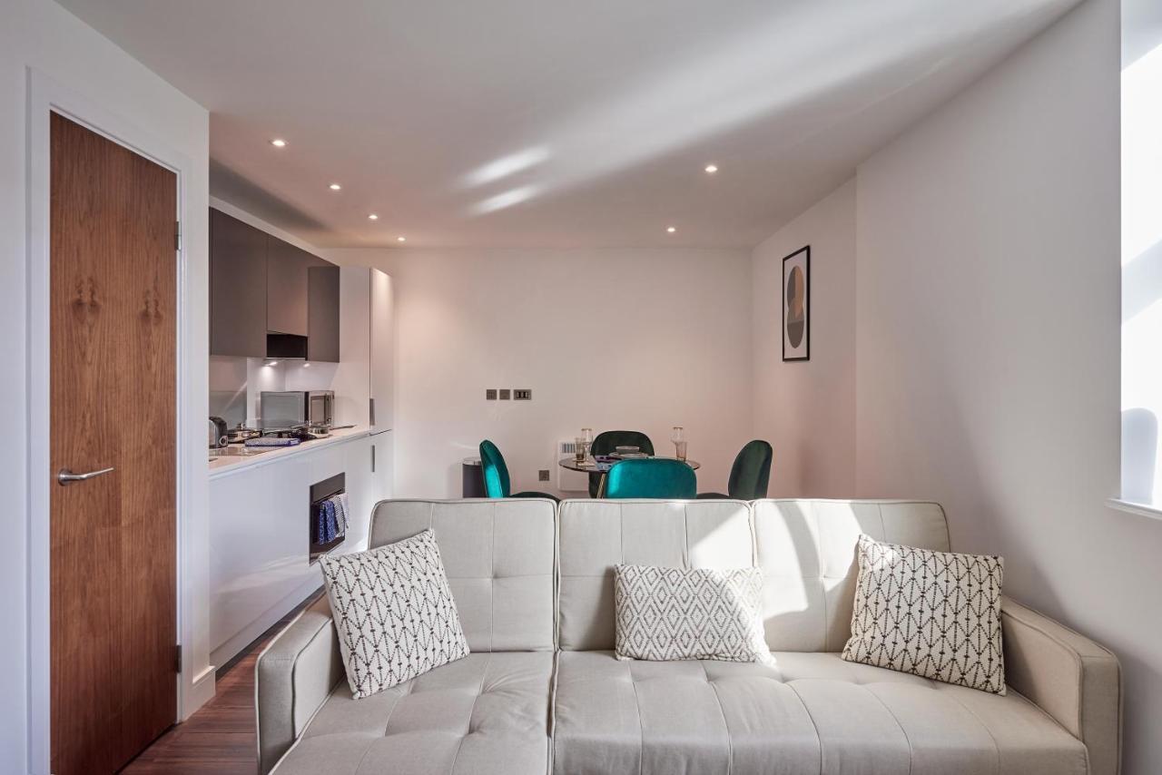 Seven Living Slough - Free Parking & Fast Wi-Fi Apartment Luaran gambar