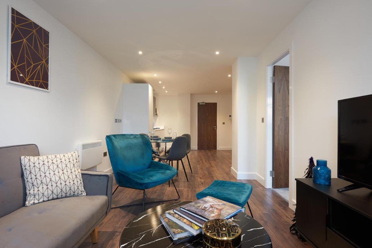 Seven Living Slough - Free Parking & Fast Wi-Fi Apartment Luaran gambar