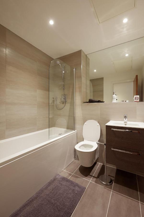 Seven Living Slough - Free Parking & Fast Wi-Fi Apartment Luaran gambar